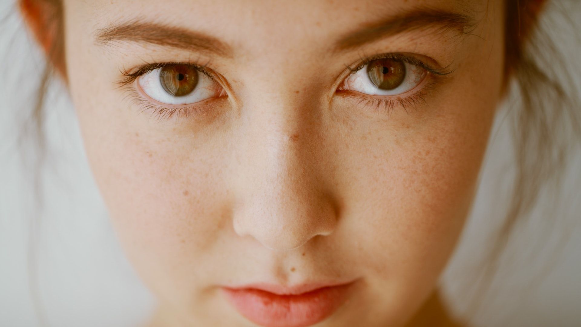 Ilustrasi wajah kering. 5 Rekomendasi Skincare untuk Kulit Kering, Mudah Ditemukan di Drugstore.