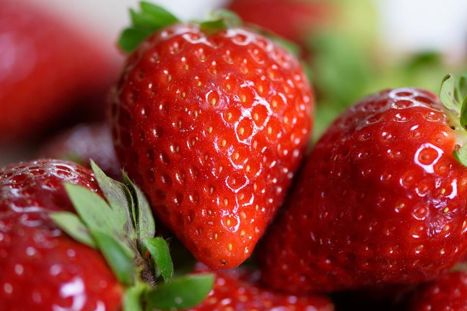Buah strawberi bisa bermanfaat untuk ibu hamil, tapi perlu waspada/