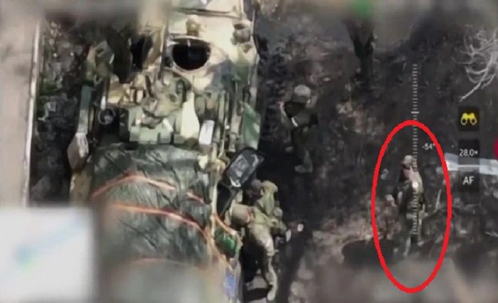 Foto Ilustrasi: rekaman detik-detik sebelum tentara Rusia tewas dibom oleh drone.