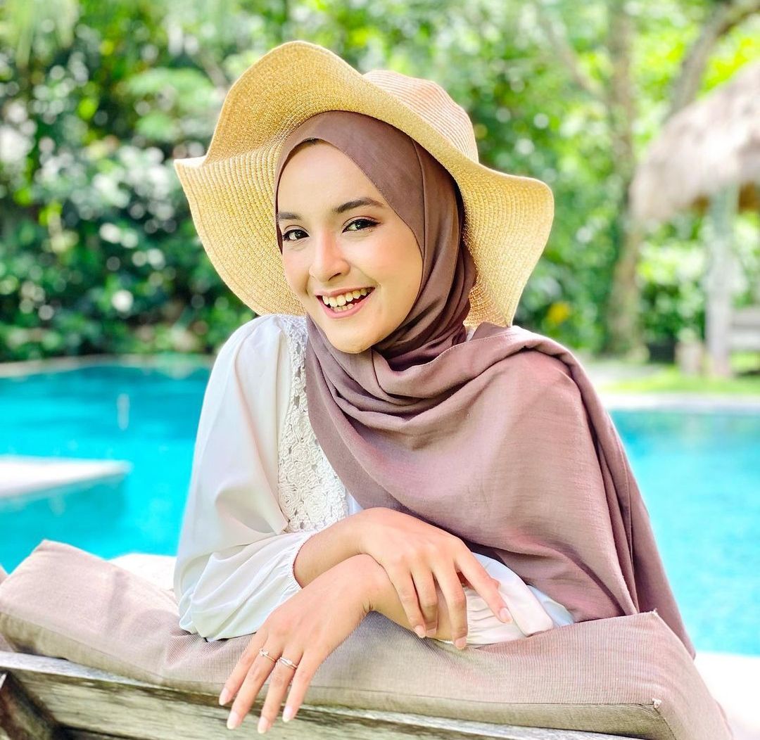 Nabila Ishma Nurhabibah menjadi brand ambassador beberapa produk kosmetik