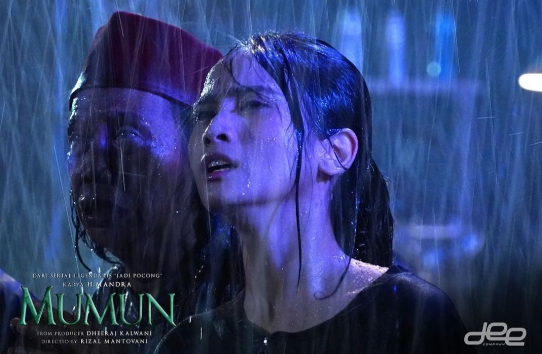 Bocoran scene Acha Septriasa dan Mandra dalam film 'Mumun'.