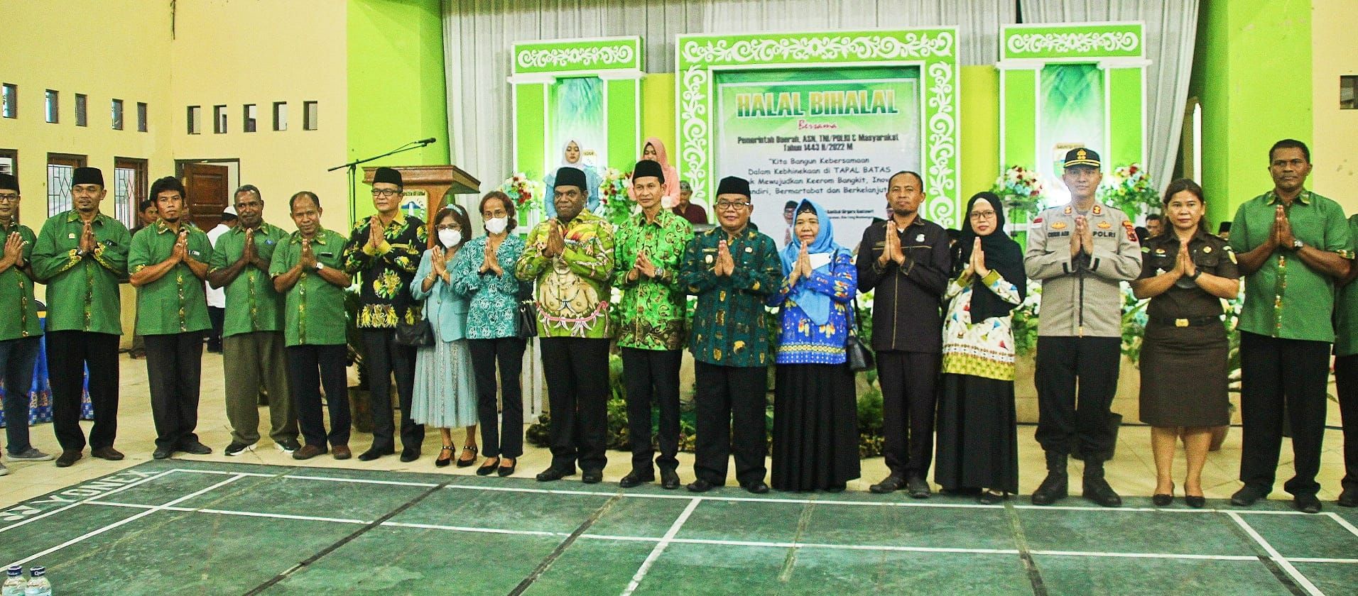 Bupati keerom, Piter Gusbager  hadiri Halal bi halal Pemkab Keerom, ASN, TNI/Polri dan masyarakat.