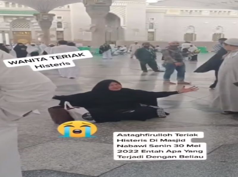 Wanita teriak histeris didalam Masjid Nabawi