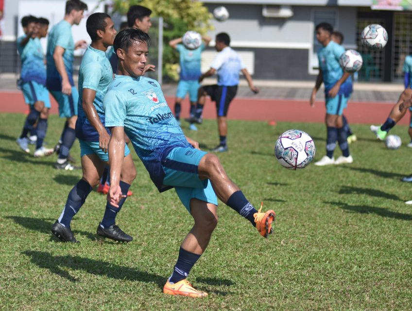 Menu Latihan Hari Kedua Persib Bandung Di Batam Asah Taktik Permainan