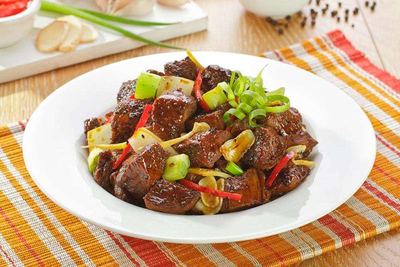 Oseng Daging Sapi Asam Pedas.