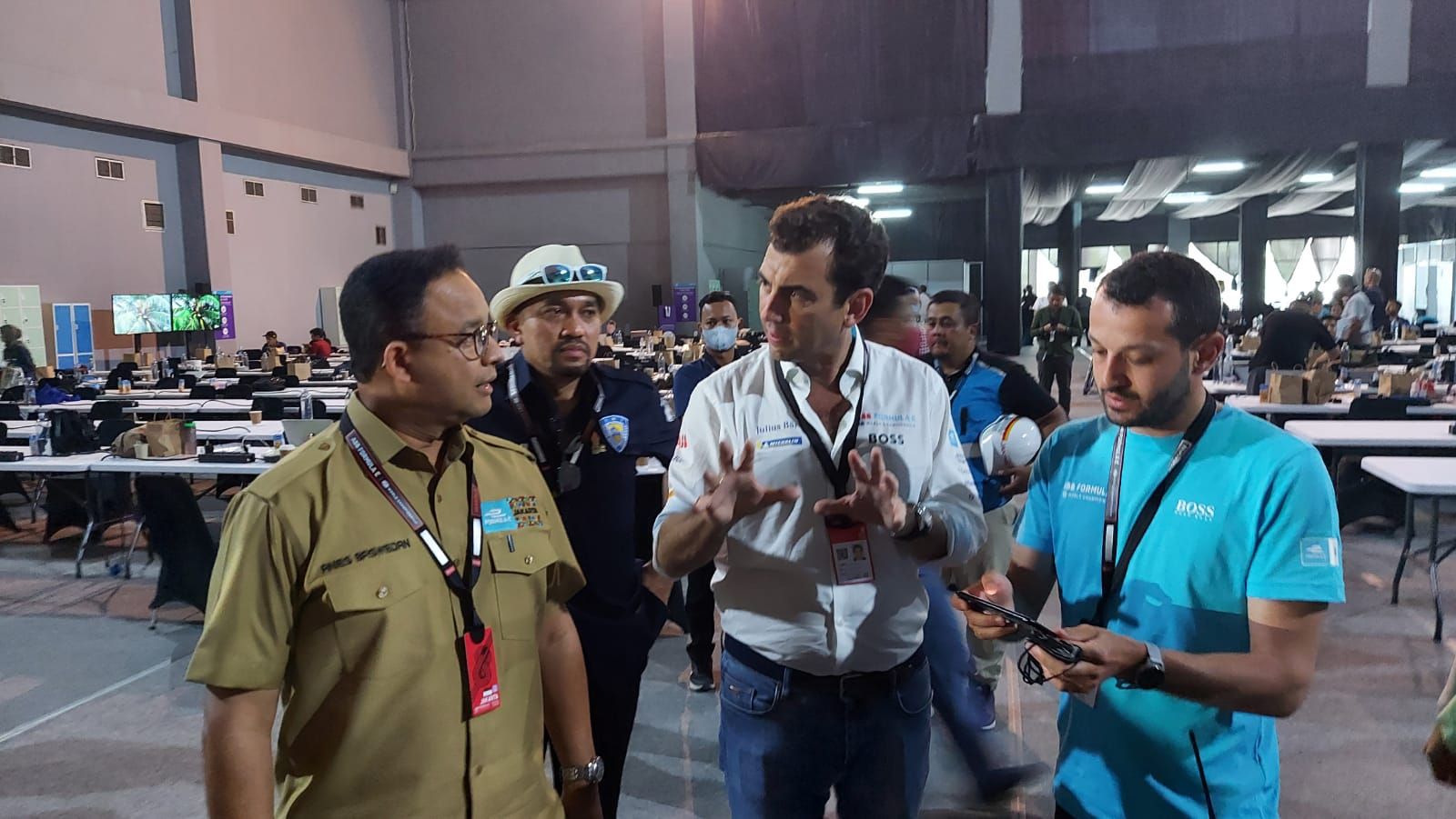 Gubernur DKI Jakarta Anies Baswedan meninjau sirkuit Formula E jelang balapan.