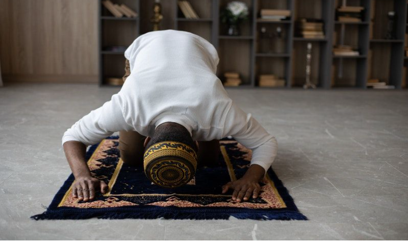 Niat dan Waktu yang Tepat Sholat Tahajud, Berikut Tata Cara Sholat