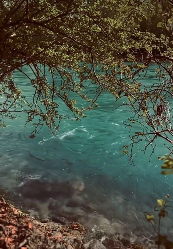 Sungai Aare Swiss dari postingan instagram Ridwan Kamil