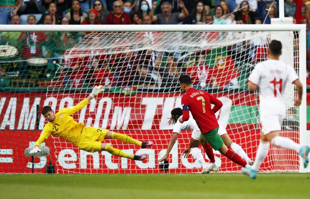Portugal sukses membekuk Swiss dalam lanjutan UEFA Nations League yang membuat mereka memuncaki klasmen group sementara.