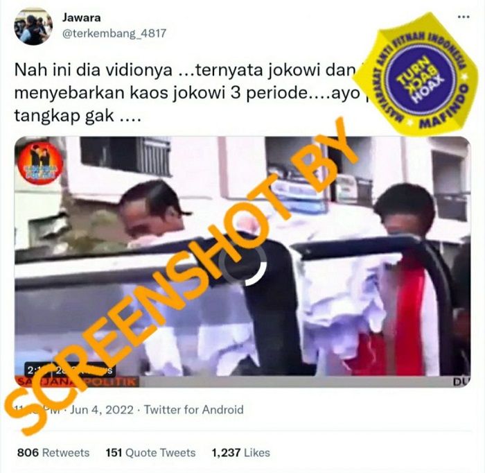 Unggahan konten hoaks yang menyebut Presiden Jokowi dan Ibu Iriana sedang membagi-bagikan kaos bertuliskan 'Jokowi 3 Periode'
