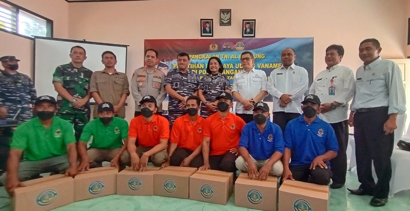Foto bersama dengan para peserta pelatihan budidaya udang vaname, Rabu, 8 Juni 2022.