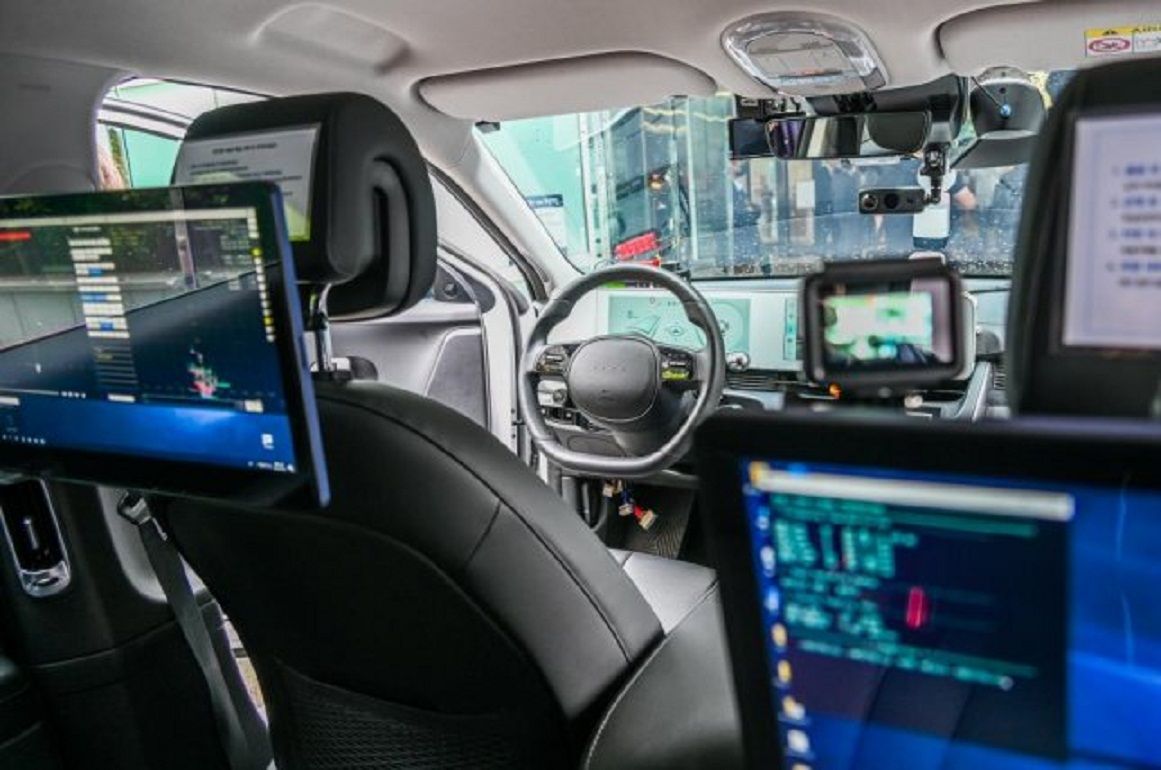Teknologi mengemudi otonom Level 4 memungkinkan kontrol independen di hampir semua situasi.