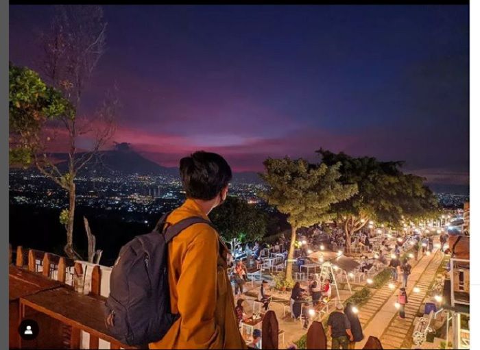 Taman Fathan Hambalang merupakan salah satu tempat wisata yang berada di Bogor. Lokasinya berada di Bukit Hambalang, Kec. Citereup, Bogor.
