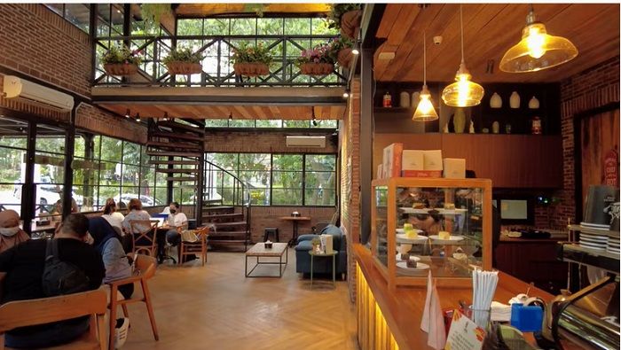 Wisata kuliner di Finch coffee an kitchen merupakan tempat makan di sentul yang mengusung konsep eco urban.