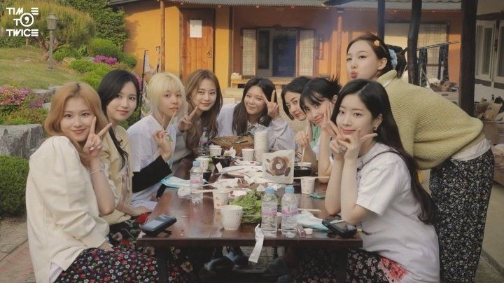Twice Debut COMEBACK! TWICE Siap Debut Kembali di Jepang dengan Album 'Celebrate