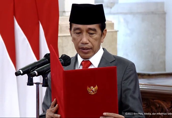 Sebagai bocoran Menteri Keuangan (Menkeu) Sri Mulyani, Bapak Presiden Joko Widodo (Jokowi) akan mengumumkan mengenai THR PNS dalam beberapa minggu ke depan.