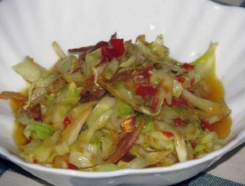 Tumis Kol Pedas Ikan Asin.