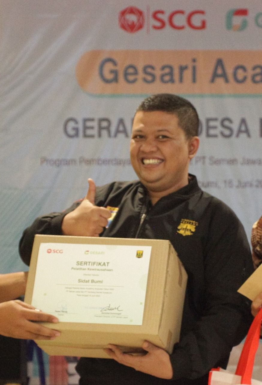 Muhammad Restu dari Kelompok Sidat Bumi Desa Kebonmanggu sebagai salah satu peserta Program Gesari Academy Tahun 2022