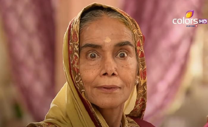 Surekha Sikri tampil cukup lama dalam serial Balika Vadhu dengan memerankan sosok nenek Kalyani yang ikonik.