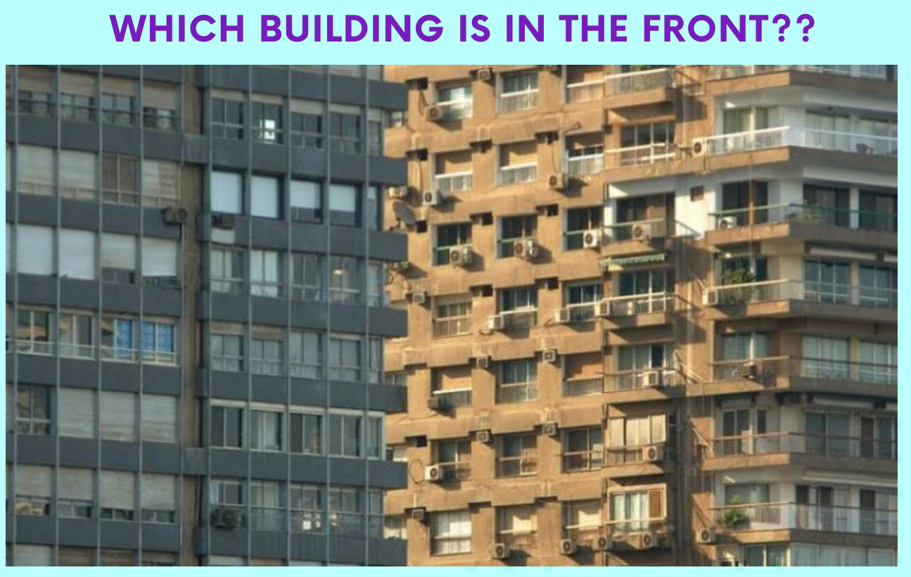 Gambar gedung yang memiliki dua sisi berbeda, mana sisi depan dan belakang gedung ini?