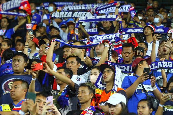 Suporter kesebelasan Arema FC atau Aremania 