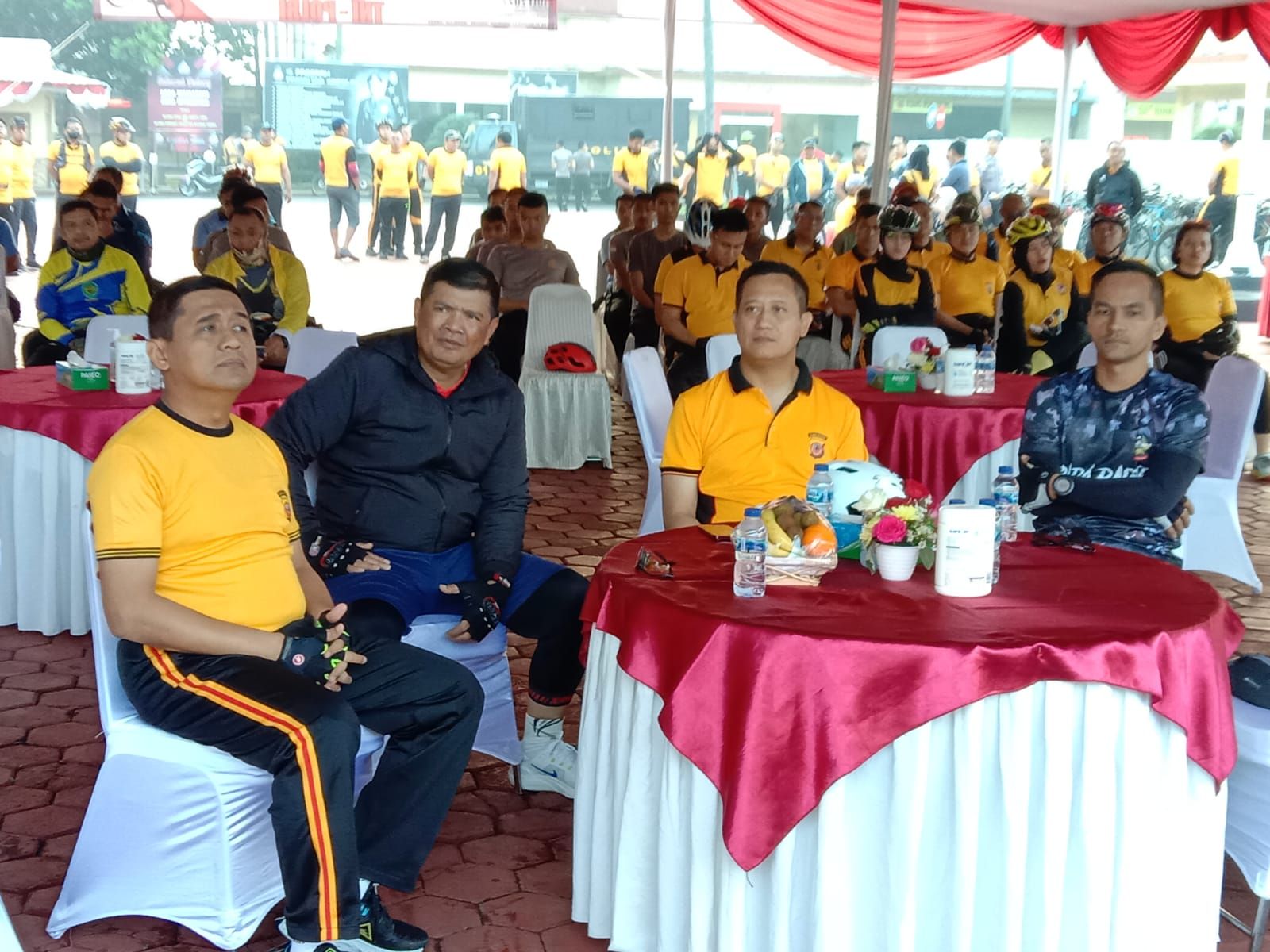 Kapolresta Bandung Kombes Pol Kusworo Wibowo saat kegiatan Fun Bike (Bersepeda Gembira) pada Minggu, 19 Juni 2022 menjelang HUT Bhayangkara ke-76.