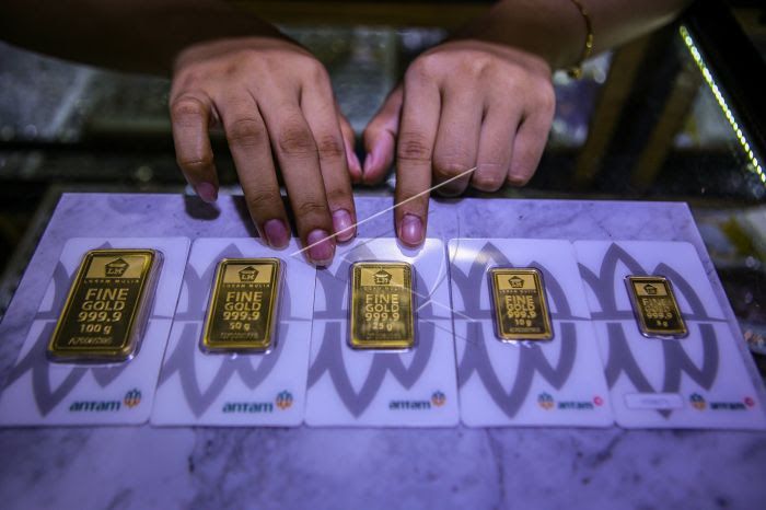 Ilustrasi harga emas 1 gram beserta perhiasan di toko Semar Nusantara.