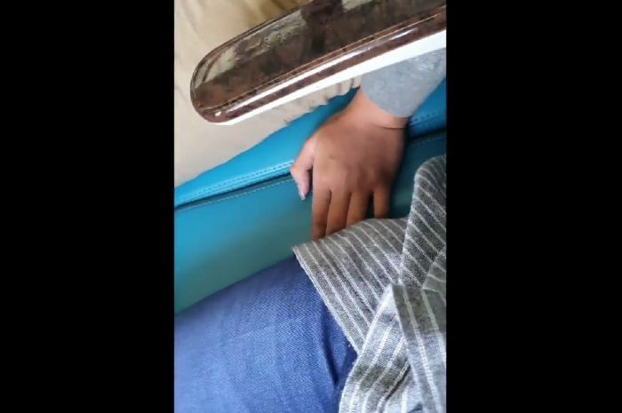 Rekaman seorang wanita yang mengalami pelecehan seksual di dalam kereta api Argo Lawu jurusan Solo-Jakarta