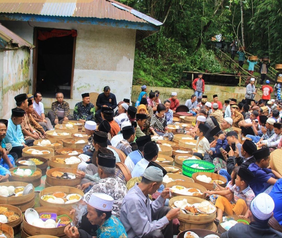 Mengangkat Kearifan Lokal Nyadran Desa dengan 'Tradisi Tenongan'
