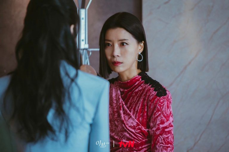 Yoo Sun Tidak Bisa Mengendalikan Kemarahannya Di Depan Seo Ye Ji Di Preview Drakor 'Eve' Episode 7//