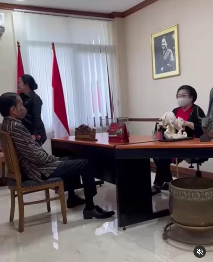 Screenshot video unggahan Ketua DPR RI Puan Maharani yang memperlihatkan Jokowi sedang bersama Megawati / Instagram / @puanmaharaniri