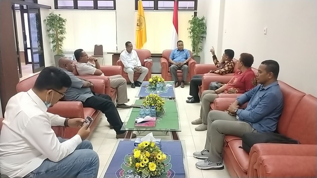 Rektor Uncen, saat menerima kunjungan dari Panitia Konas GMKI 2022 Papua, diruang kerjanya, Kamis, 23 Juni 2022.