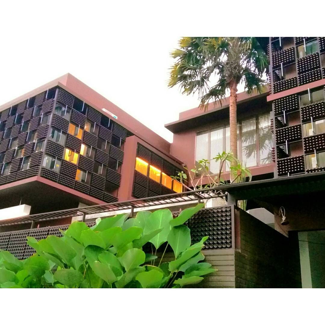 Rumah Ridwan Kamil dari Botol Tak Cuma Unik, Ternyata Konsep Green Design yang Dipakai Banyak Manfaatnya untuk Lingkungan