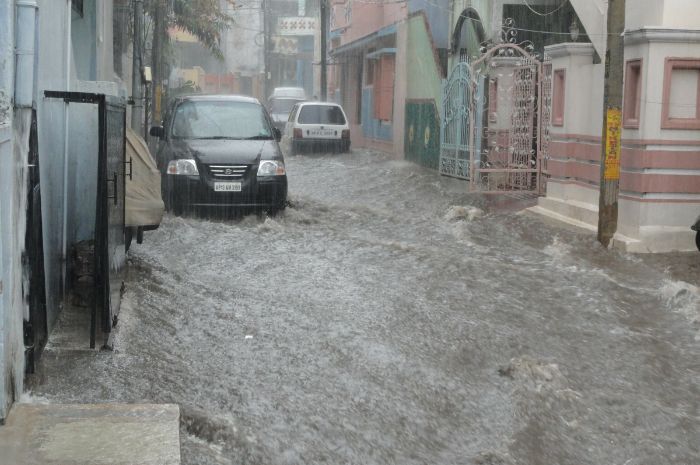 Berikut daftar 21 ruas jalan di DKI Jakarta yang tergenang banjir.
