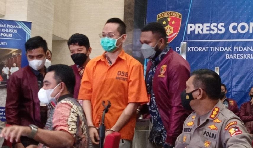Penyidik Bareskrim Polri telah limpahkan tahap II affiliator binary option Binomo Indra Kenz ke Kejari Tangerang Selatan.