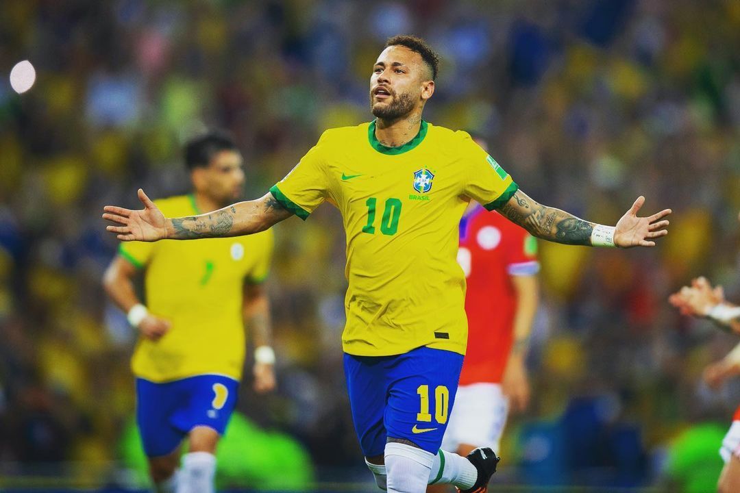 Neymar bisa jadi solusi jika Cristiano Ronaldo Hengkang dari Manchester United.