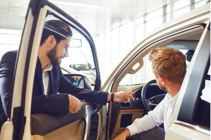 cara membeli mobil bekas, periksa dan cek teliti mulai dari mesin mobil, body, eksterior, kondisi aki, suspensi, ban hingga kampas rem.