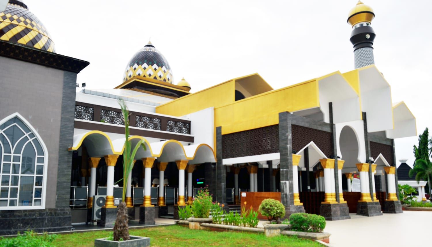 Masjid Raya Baitul izah/ foto: Mc Pemprov/