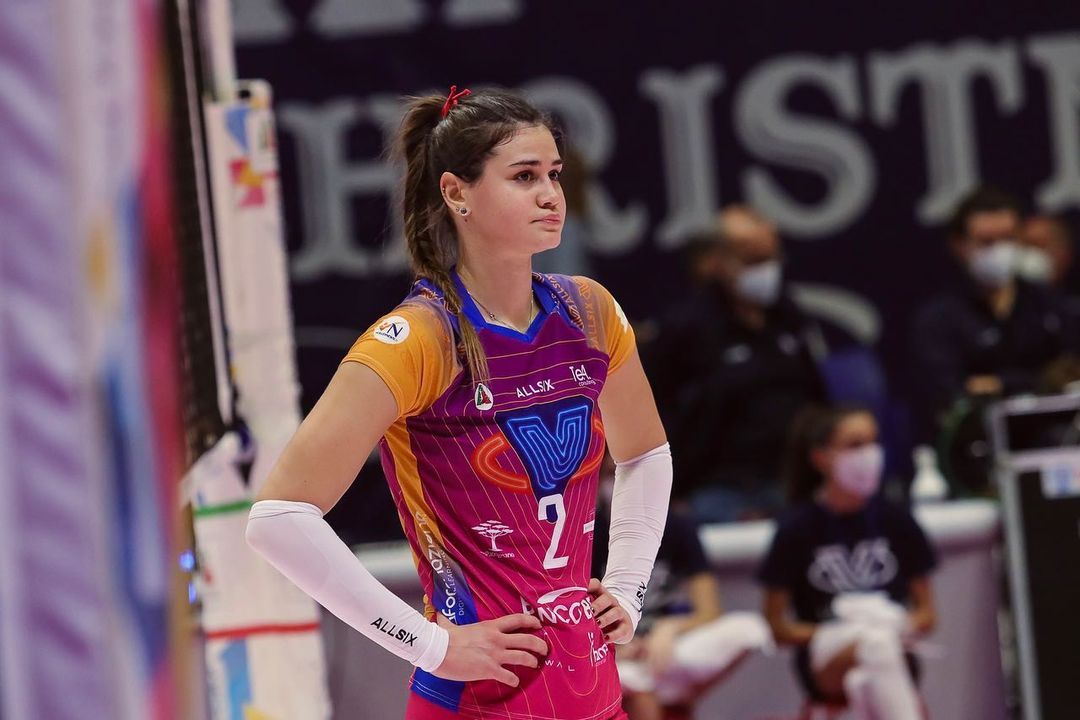Potret Cantik Katarina Lazovic, Atlet Voli Putri Serbia di VNL 2022 yang Curi Perhatian