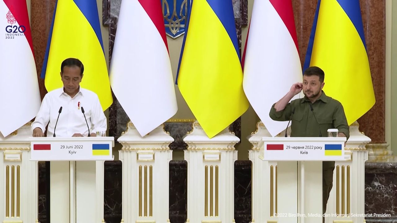 Presiden Jokowi usai pertemuan resmi dengan Presiden Ukraina Volodomyr Zelenskyy, Kamis 30 Juni 2022