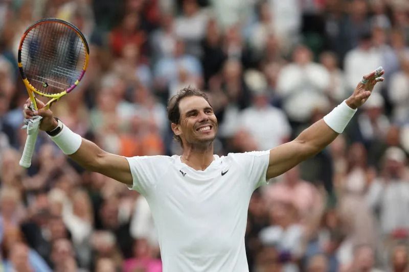 Petenis Spanyol Rafael Nadal merayakan kemenangannya dalam pertandingan babak kedua Wimbledon melawan petenis Lithuania Ricardas Berankis di All England Lawn Tennis and Croquet Club, London, Inggris, Kamis 30 Juni 20222). 