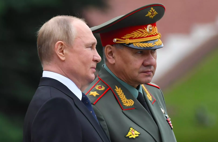 Menteri Pertahanan (Menhan) Rusia Sergei Shoigu bersama Presiden Vladimir Putin.