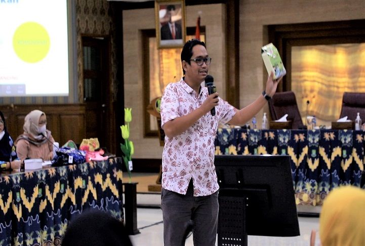 Kegiatan Sosialisasi dan Pelatihan Social Media For Bussines secara daring yang dihadiri 200 lebih pengusaha UMKM Kota Tangerang secara daring dan luring di Ruang Akhlakul Karimah Gedung Pusat Pemerintahan Kota Tangerang, Selasa 5 Juli 2022. 