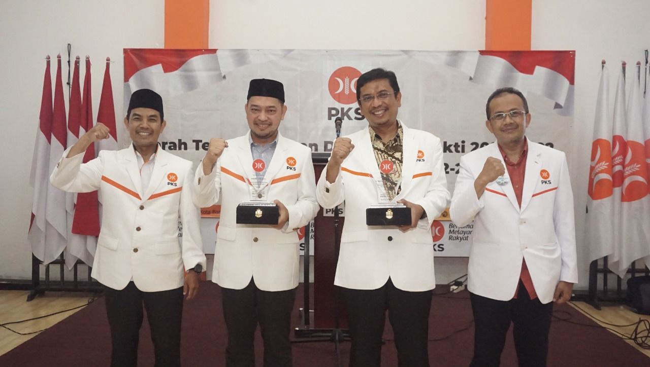 Dari kiri ke kanan: Ketua DPD PKS Kota Bandung Ahmad Rahmat Purnama, Ketua Majelis Pertimbangan Daerah Kota Bandung Khairullah dan Sekretaris Dewan Pakar DPW PKS Jawa Barat Tedy Rusmawan.