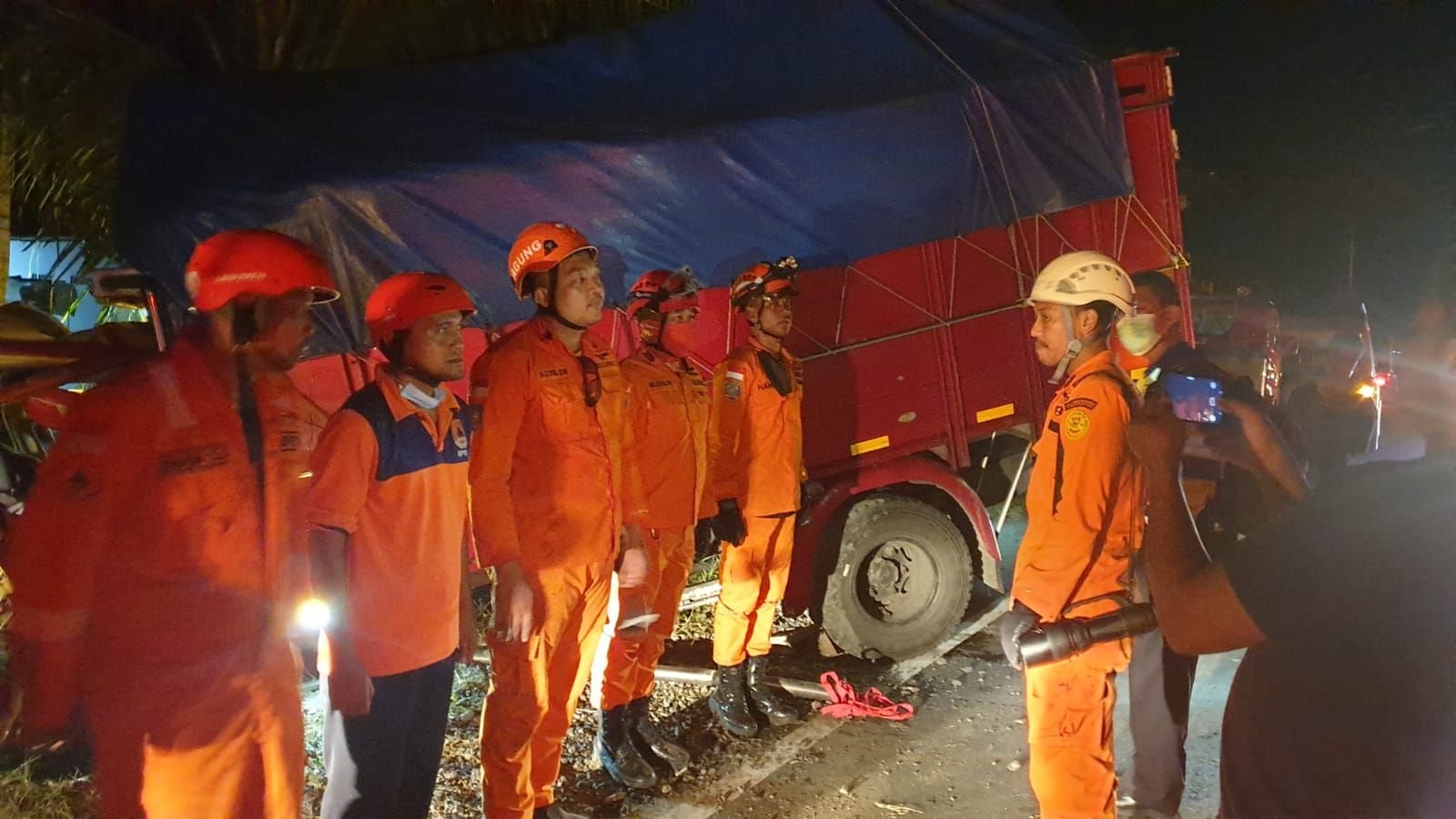 Tim Basarnas mengirim regu penyelamat untuk evakuasi korban laka di Kebumen, Rabu 6 Juli 2022
