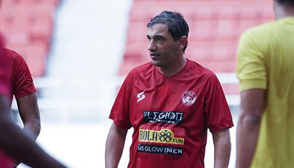 Pelatih Arema FC, Eduardo Filipe Arroja Almeida.