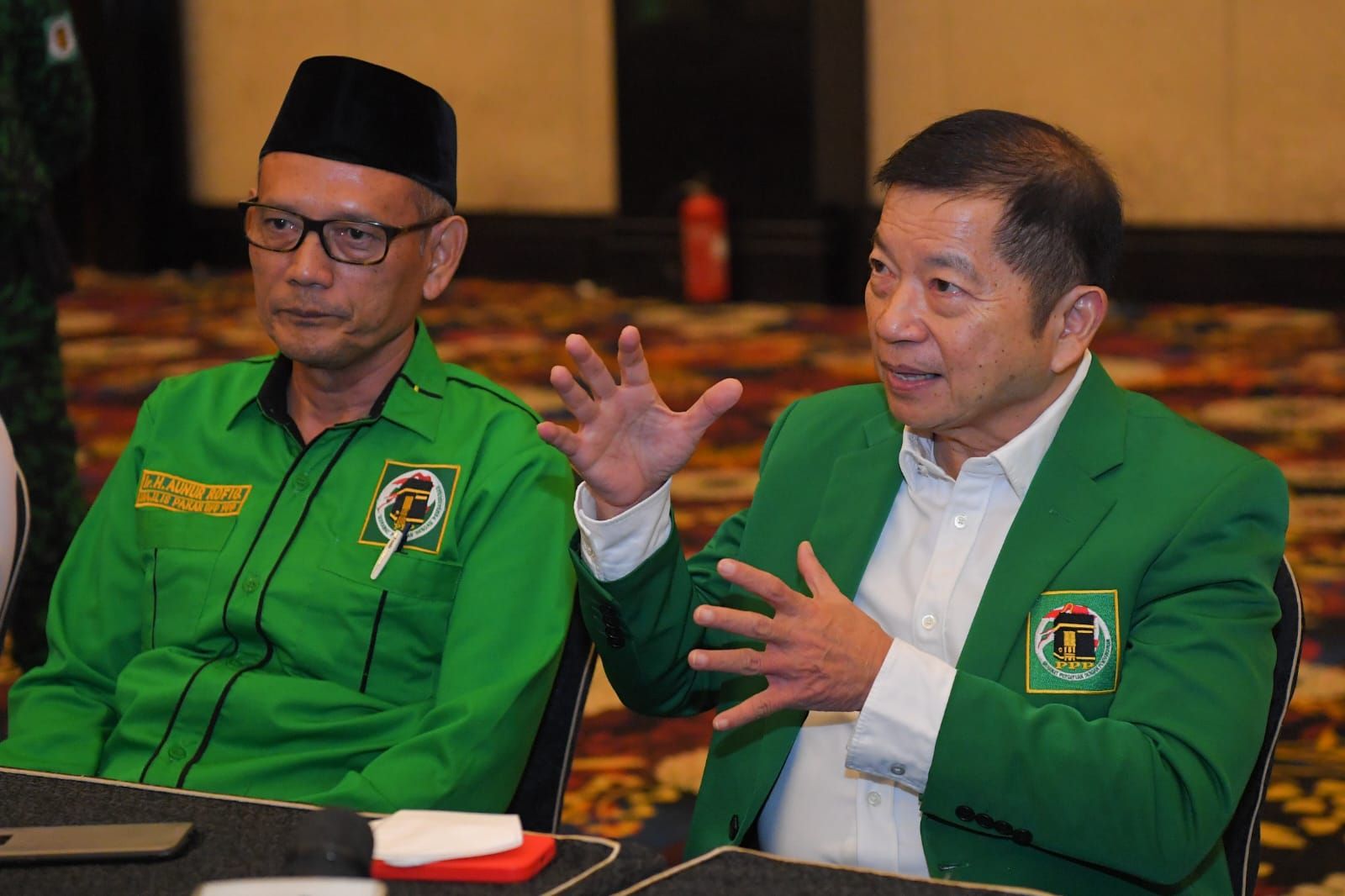 Ketua Umum DPP PPP Suharso Monoarfa (kanan) memberikan keterangan kepada media usai membuka Rapat Kordinasi Nasional (Rakornas) Majelis Pakar PPP, di Trans Hotel Bandung, Jln. Gatot Subroto, Jumat, 15 Juli 2022./dok. IST