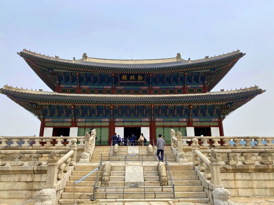 Ilustrasi Istana Gyeongbokgung, tempat wisata di Seoul Korea.