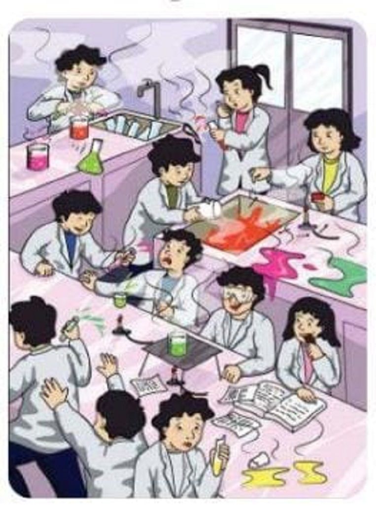 Para siswa praktik mata pelajaran IPA di laboratorium.