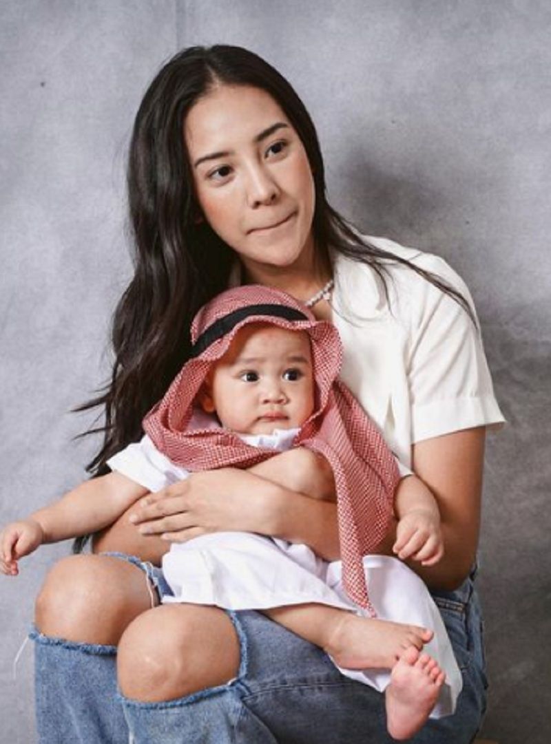 Anya Geraldine Foto Bareng Rayyanza: Pas Banget Pake Baju Pangeran Arab